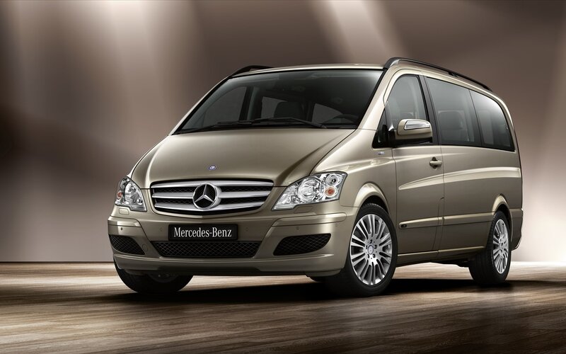 Mercedes-Benz Viano minivan