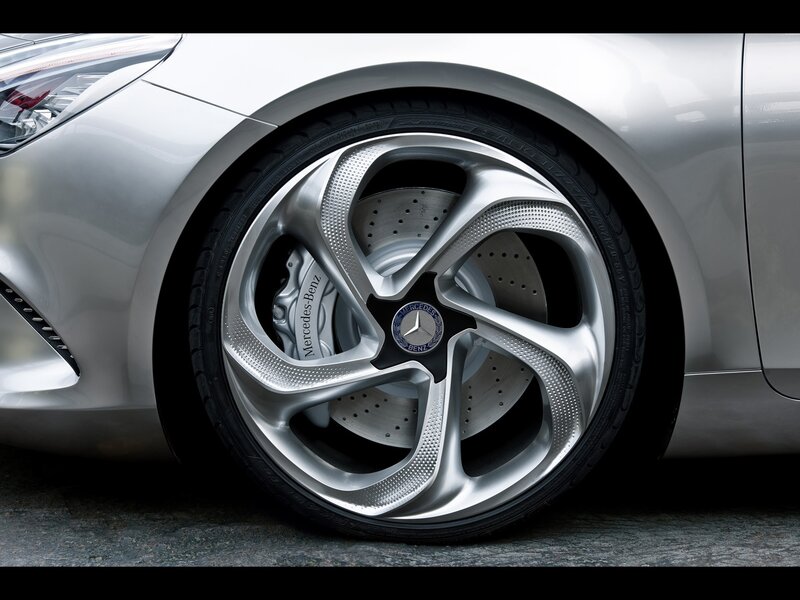 Mercedes-Benz wheel detail