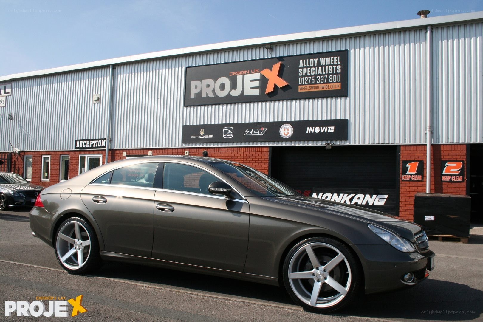 Mercedes-Benz with custom wheels