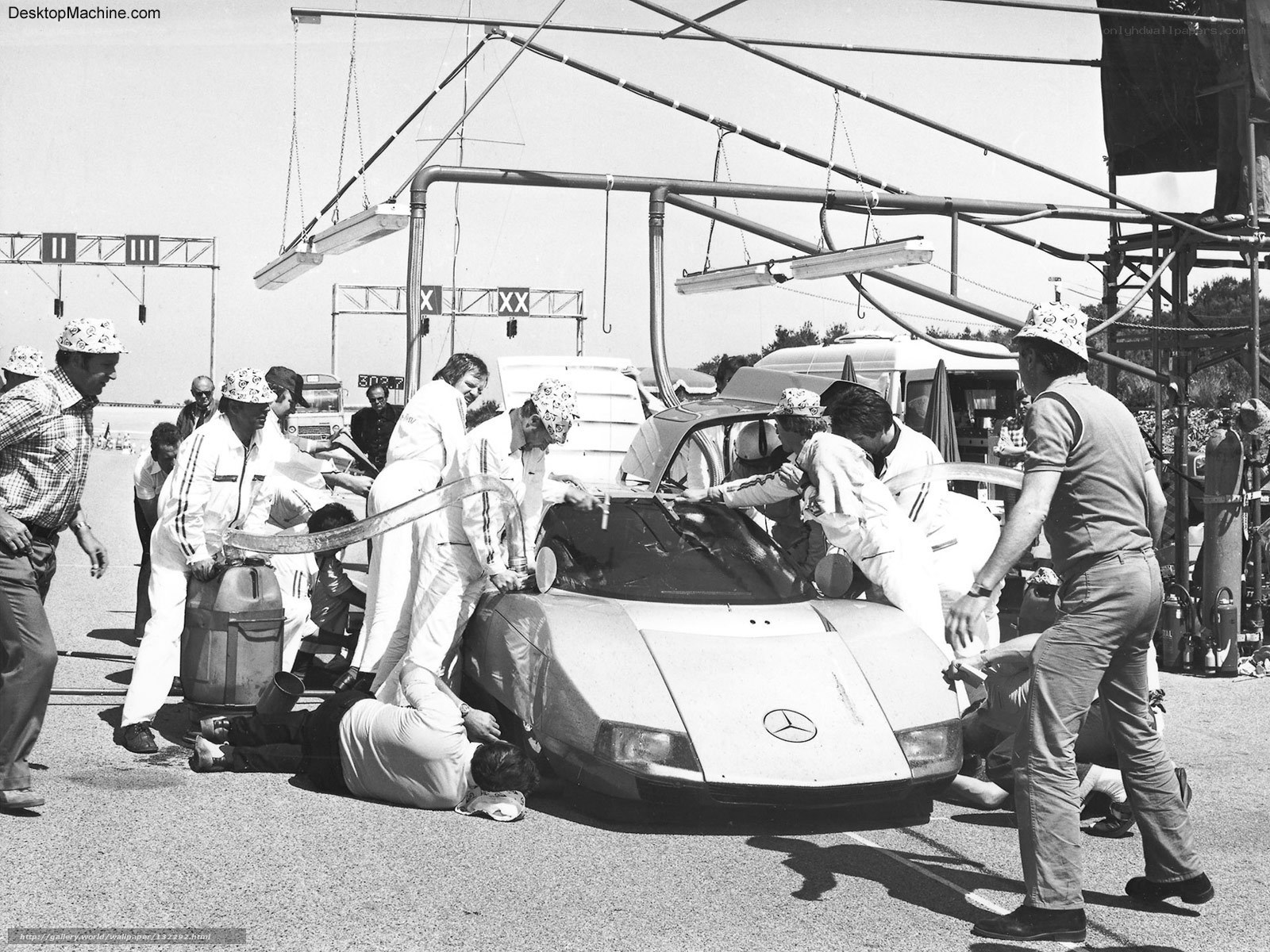 Mercedes race car pit stop