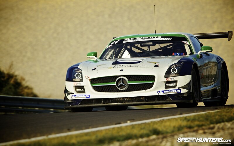 Mercedes SLS AMG GT3 racing