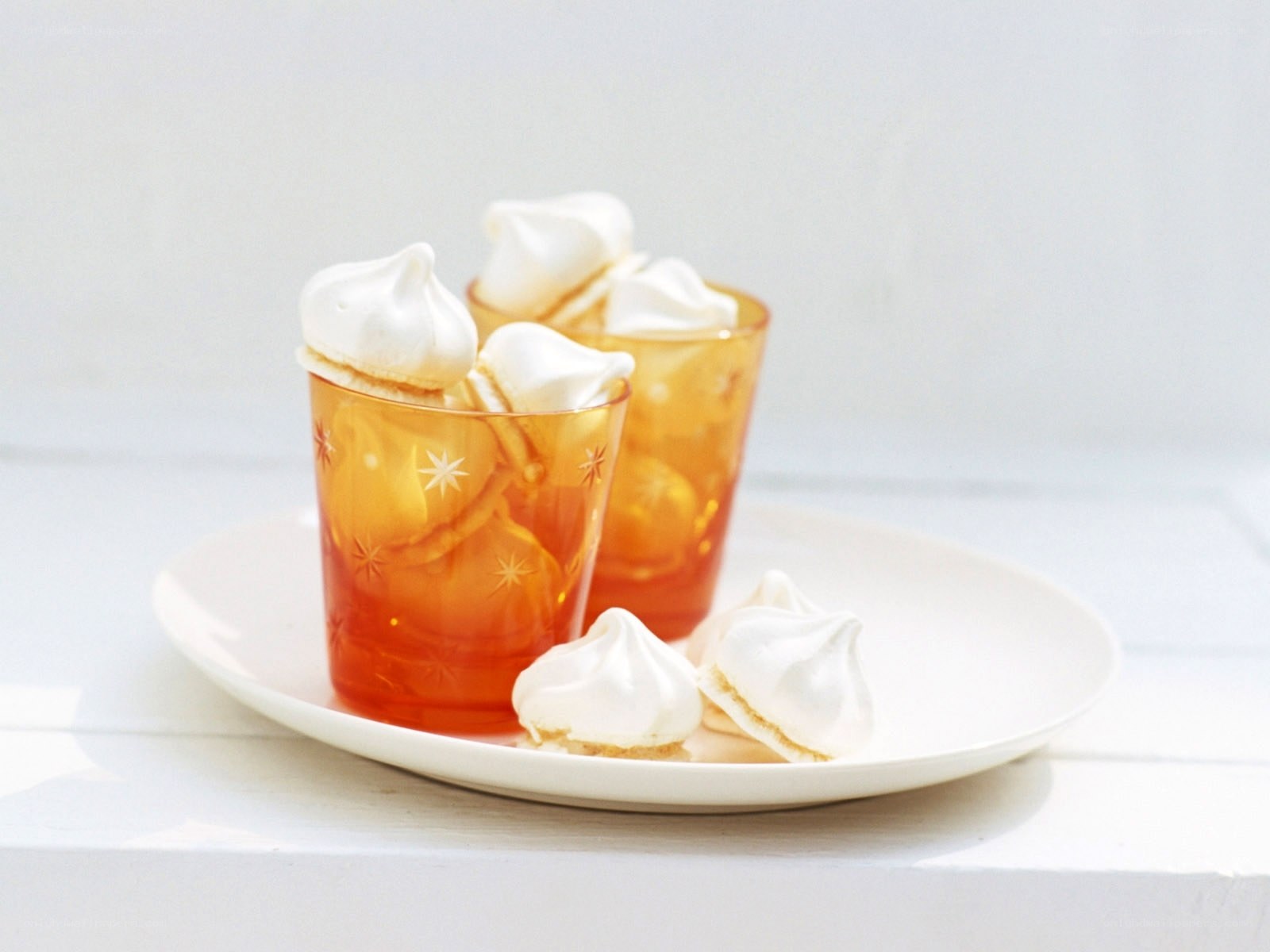 Meringue dessert in glasses