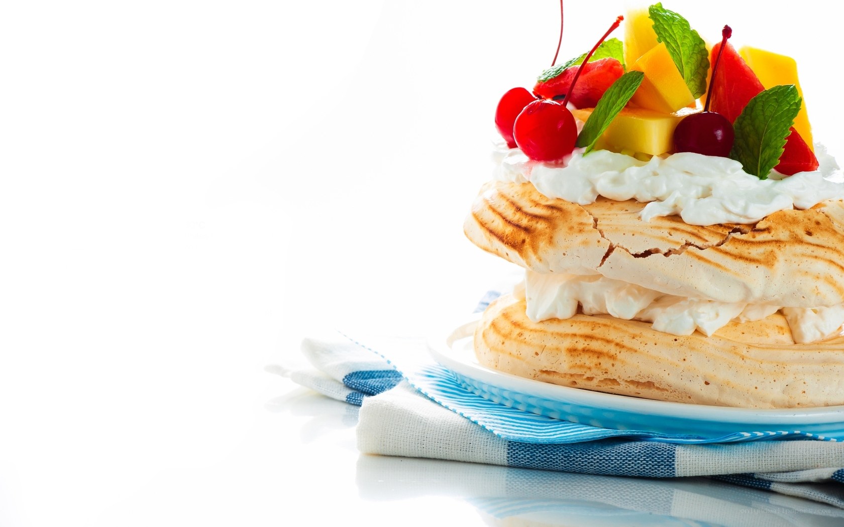 Meringue dessert with fruit