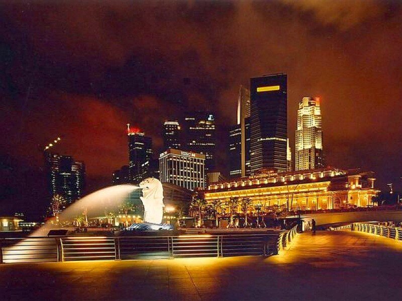Merlion statue at night in Singapore