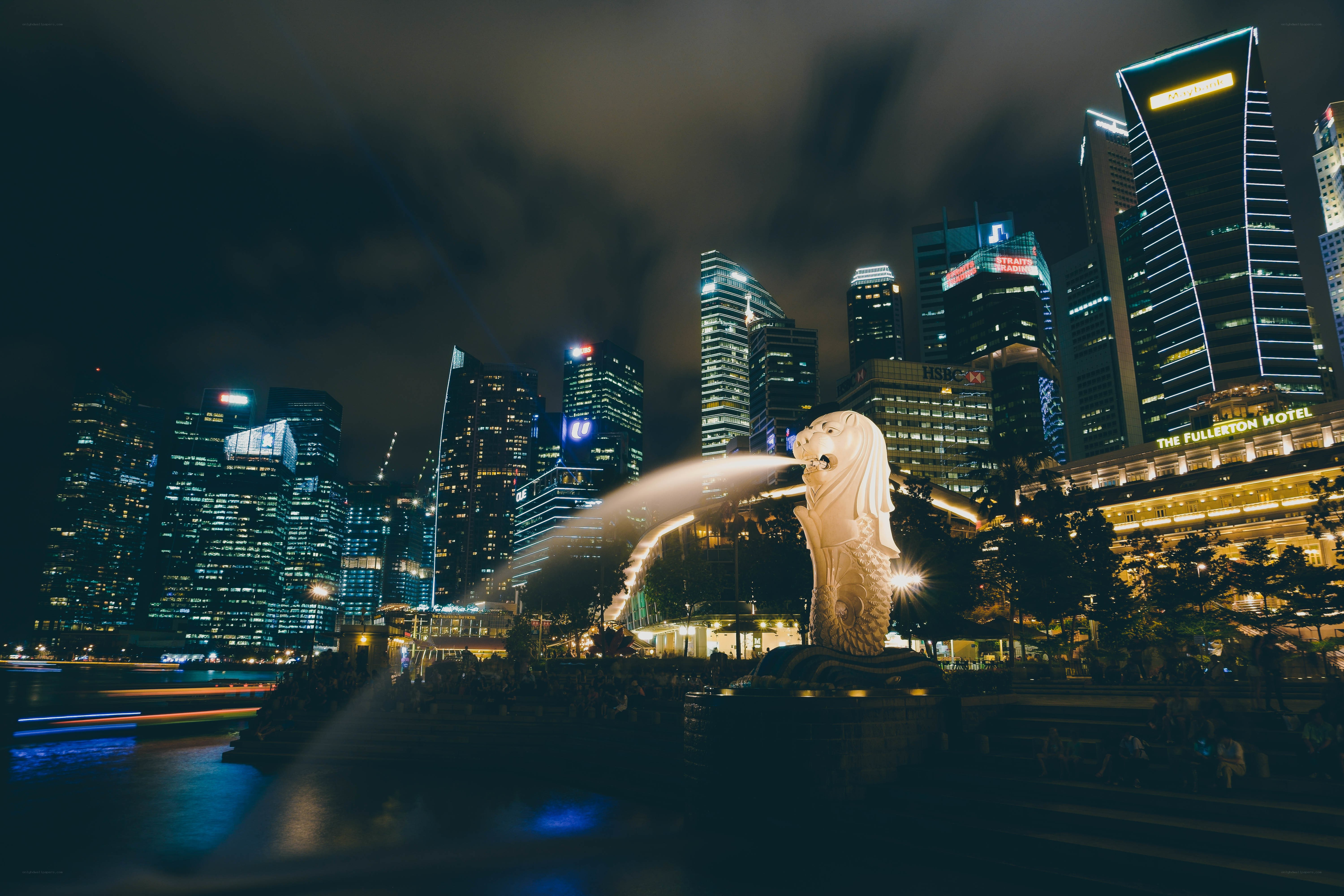 Merlion statue at night