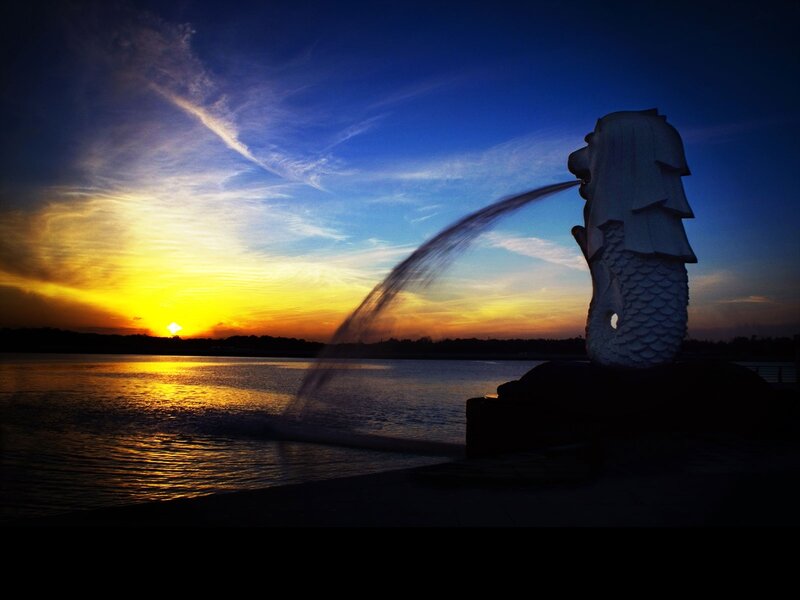 Merlion Statue at Sunset — Blue, Dramatic