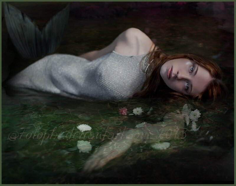 Mermaid Floating in Water — Green