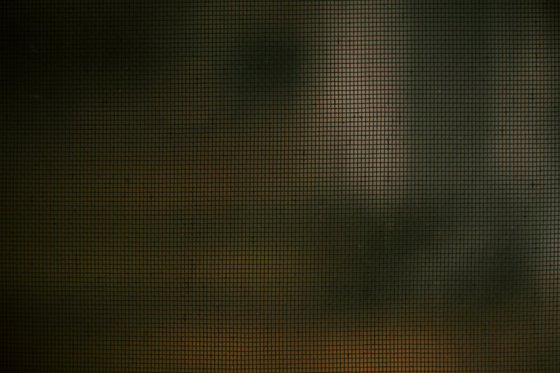 Mesh screen with light gradient