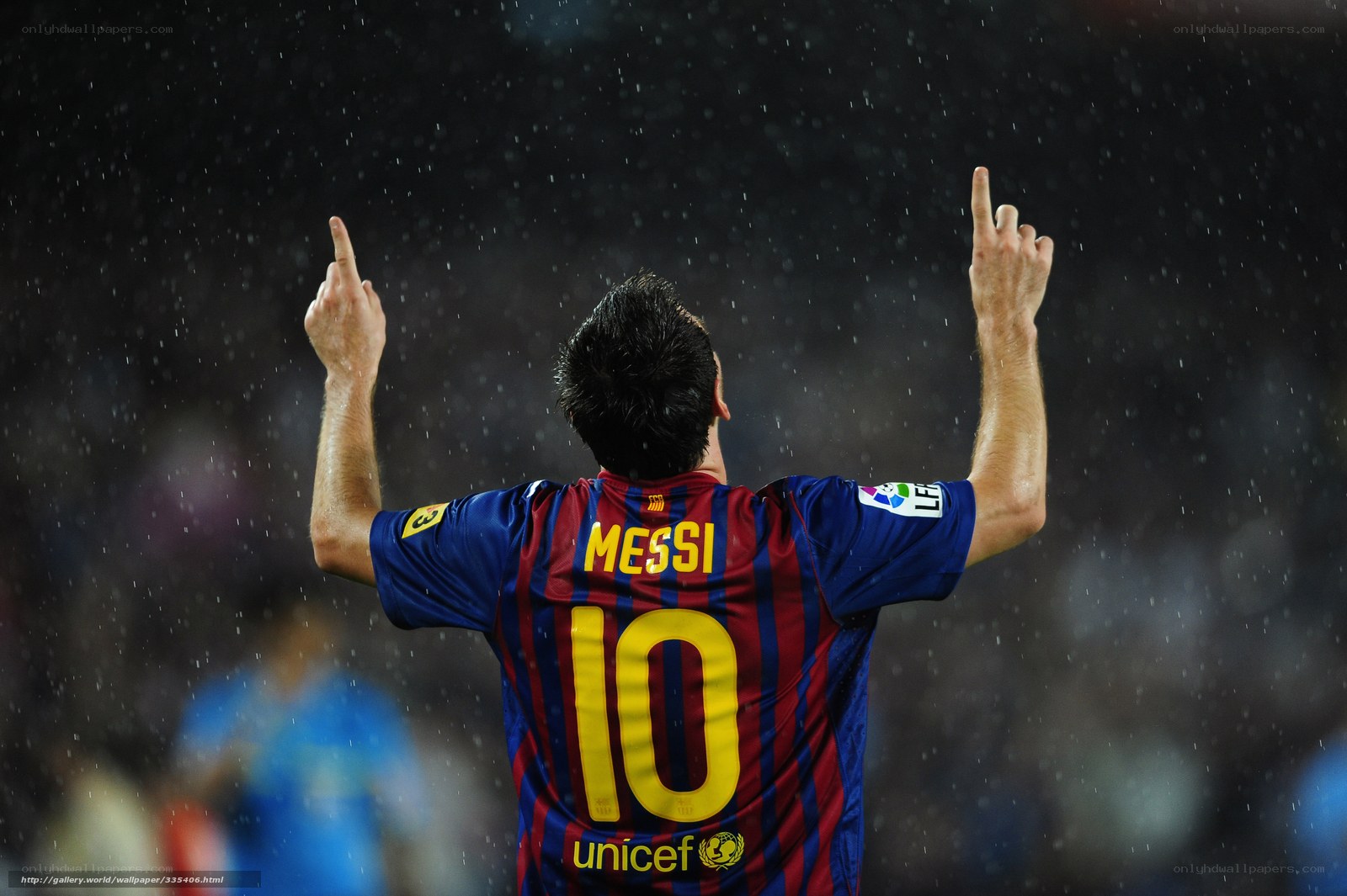 Messi celebrates in rain