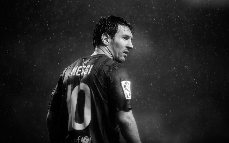 Messi in the rain