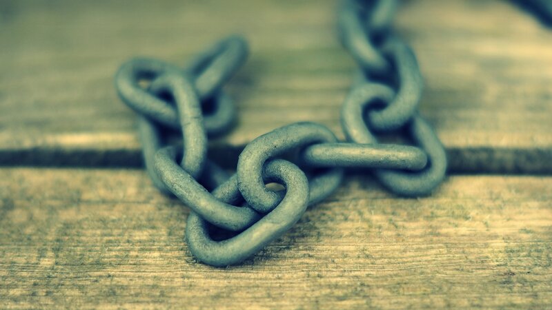 Metal Chain on Wood — Gray