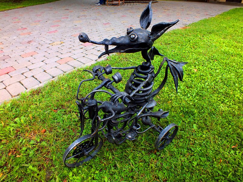 Metal Dragon Sculpture — Green