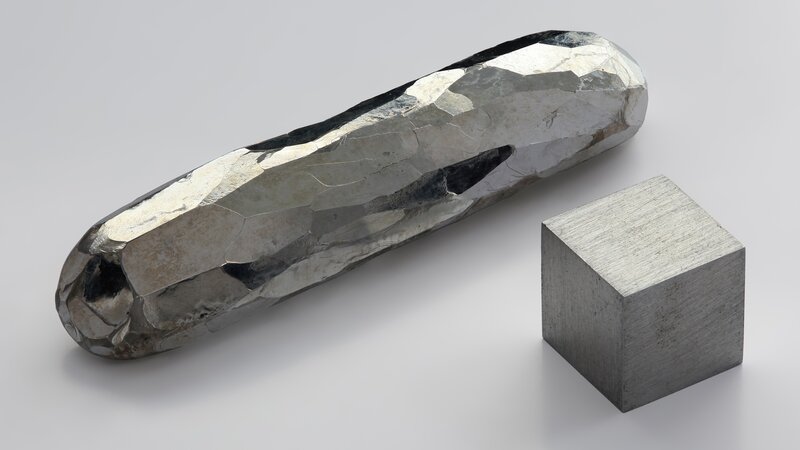 Metallic Rod and Cube — Gray