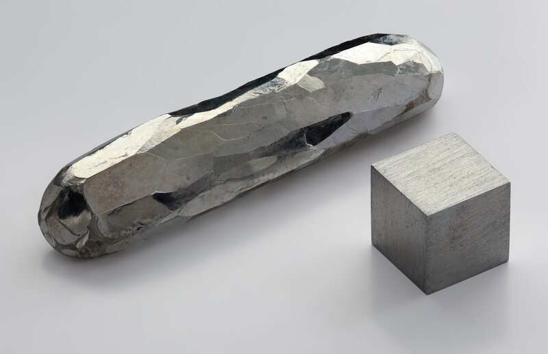 Metallic Rod and Cube