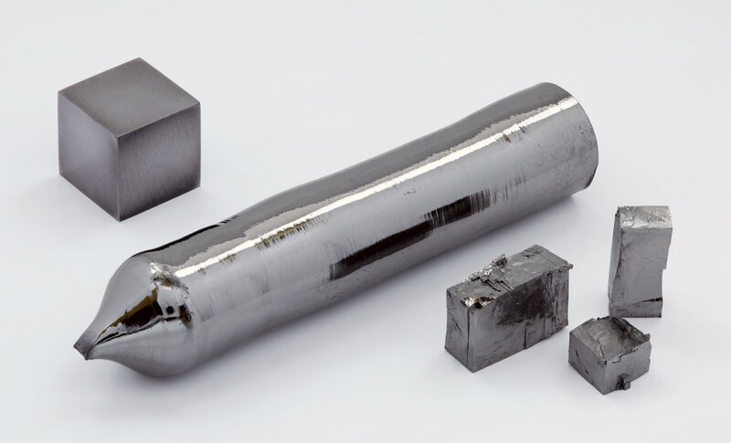 Metallic Rod and Cubes