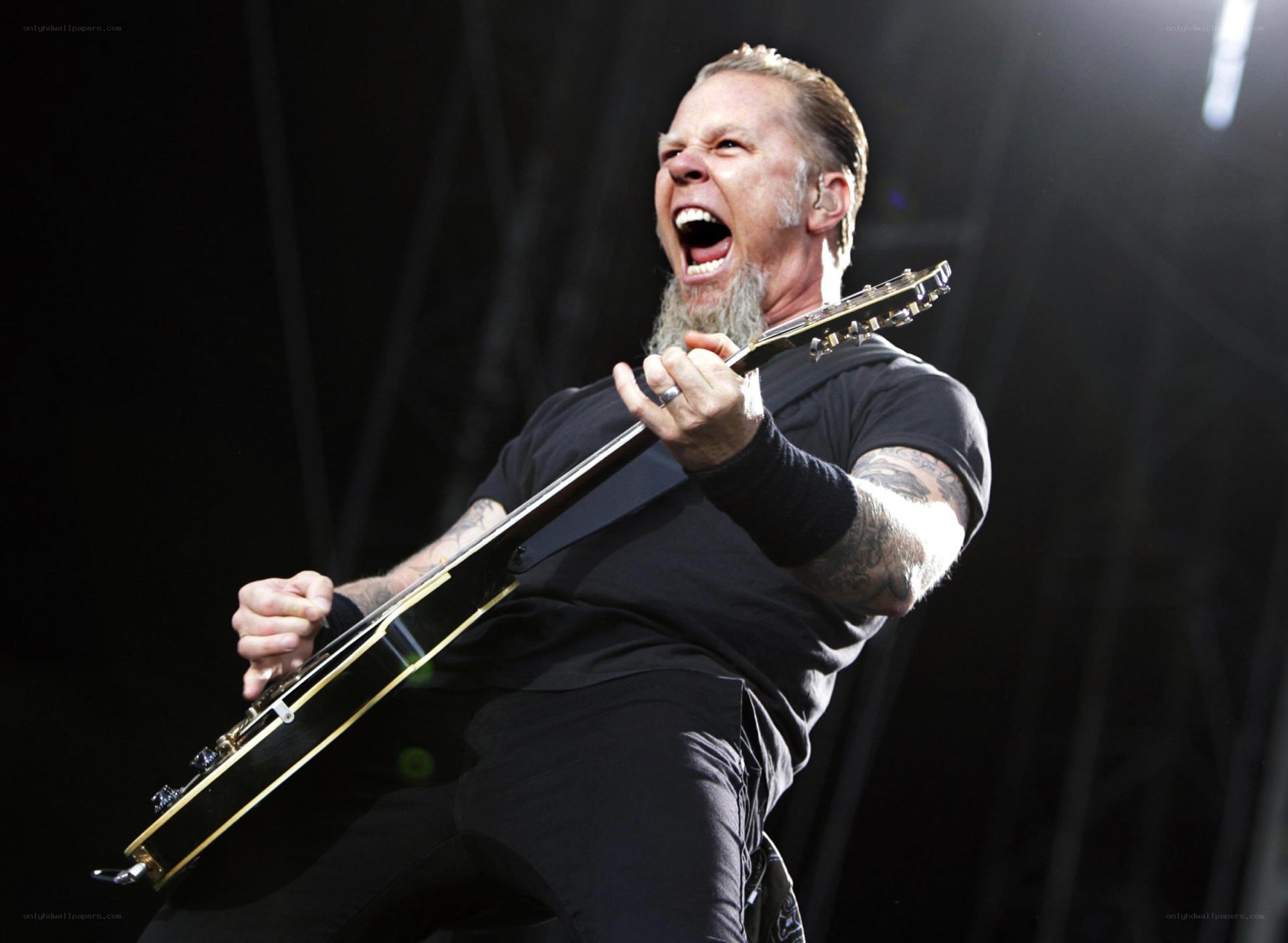 Metallica frontman performing