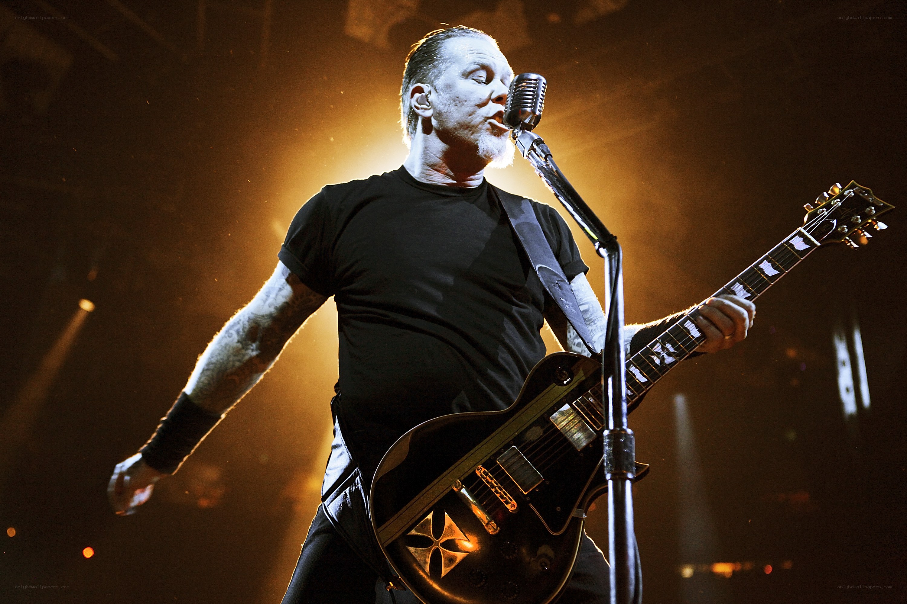 Metallica frontman performing live