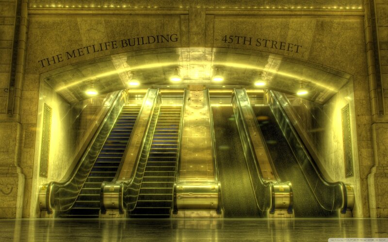 MetLife Building escalators