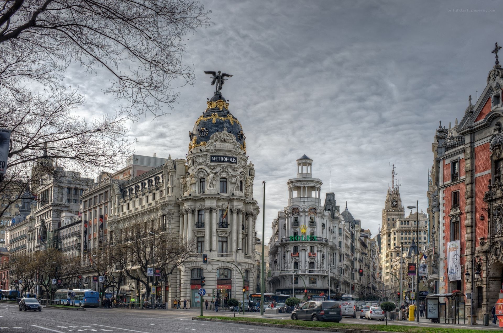Metropolis Building in Madrid