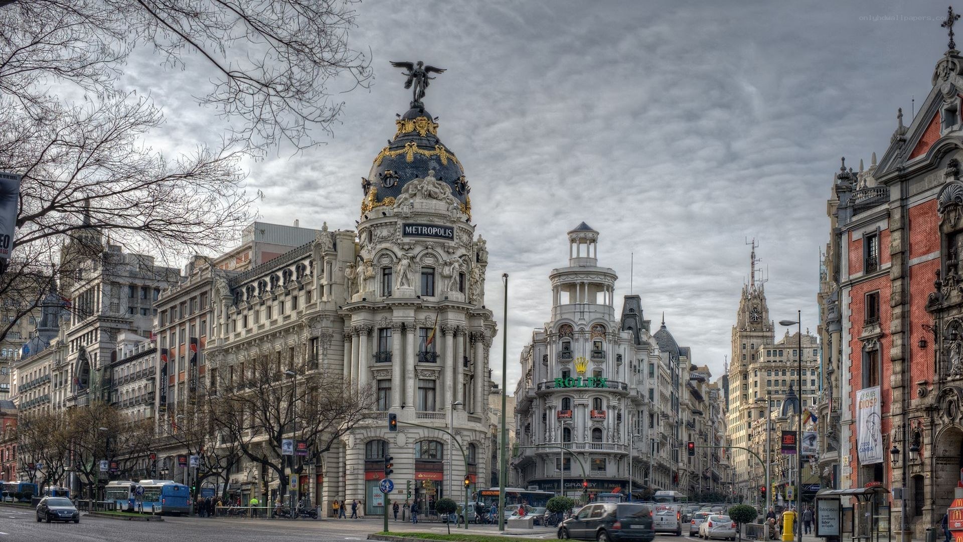 Metropolis Building in Madrid