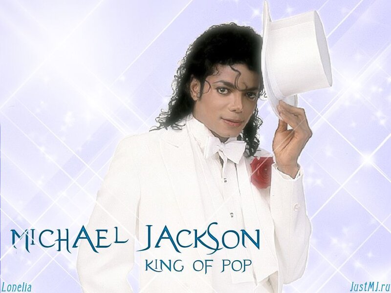 Michael Jackson in White Suit — Glamorous