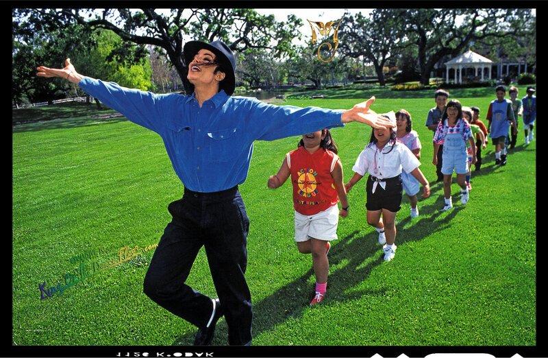 Michael Jackson with Children — Green, Playful