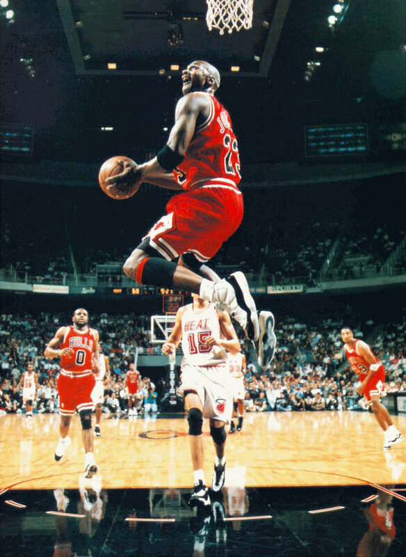 Michael Jordan dunking