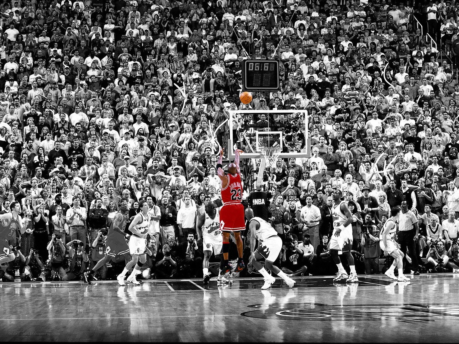Michael Jordan dunking