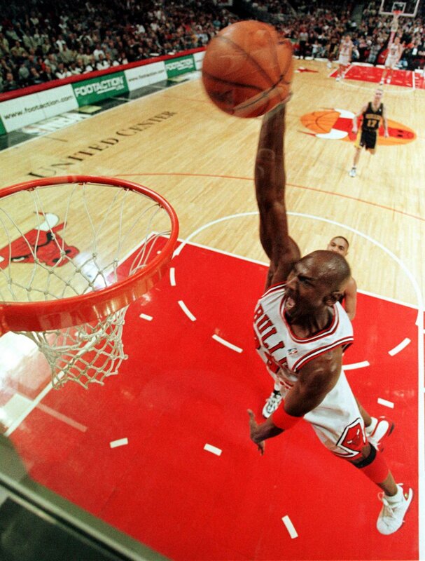 Michael Jordan dunking