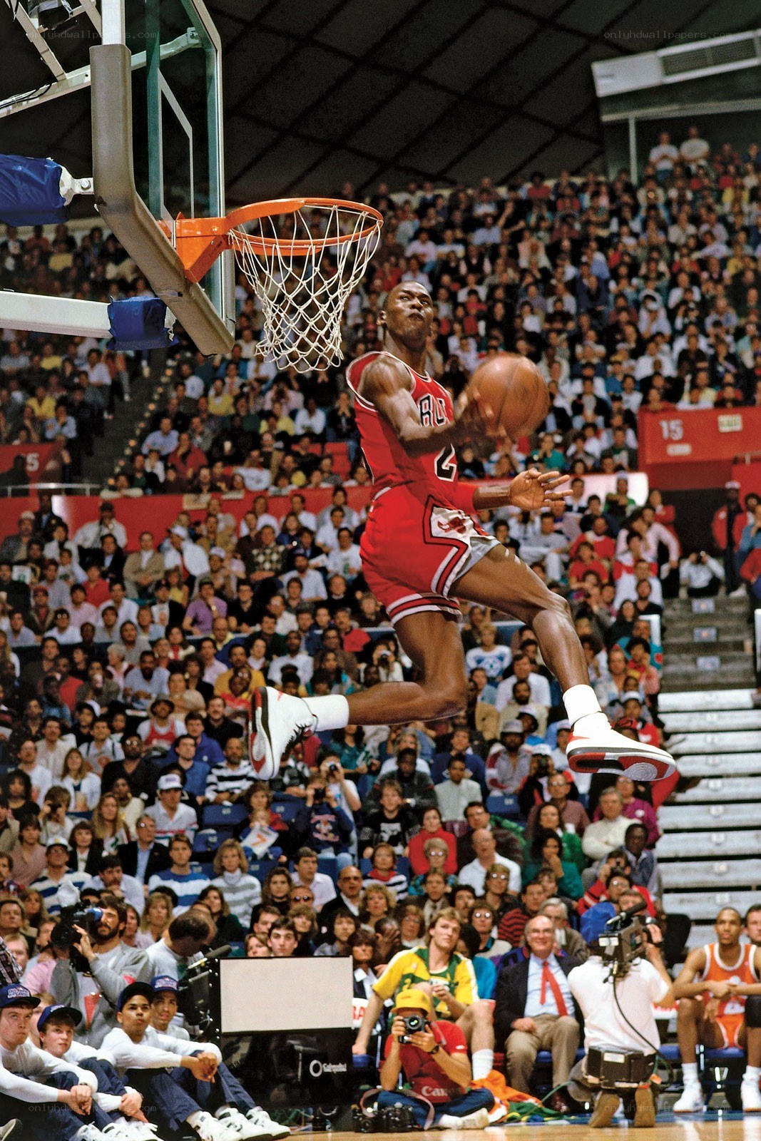 Michael Jordan dunks the ball