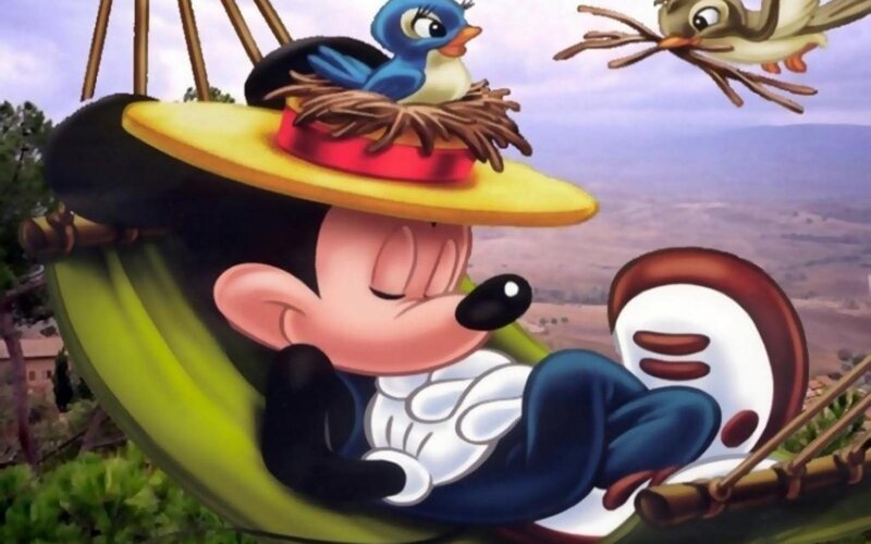 Mickey Mouse in Hammock — Yellow