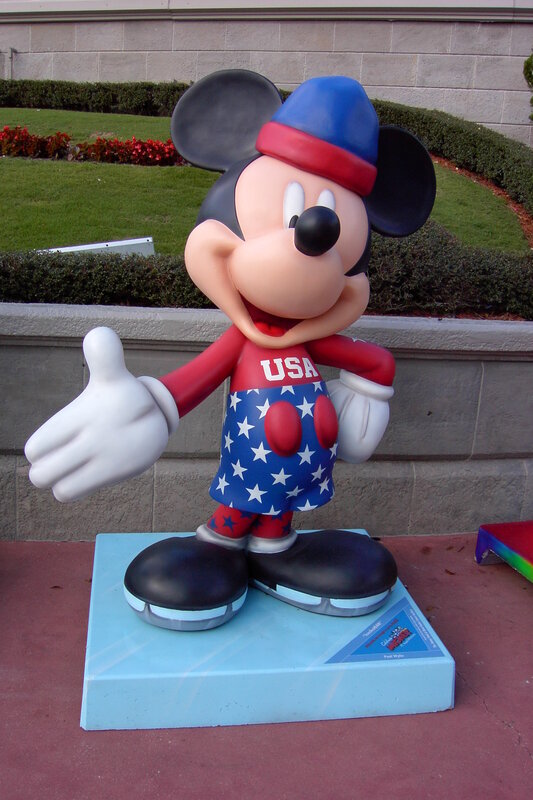 Mickey Mouse USA statue