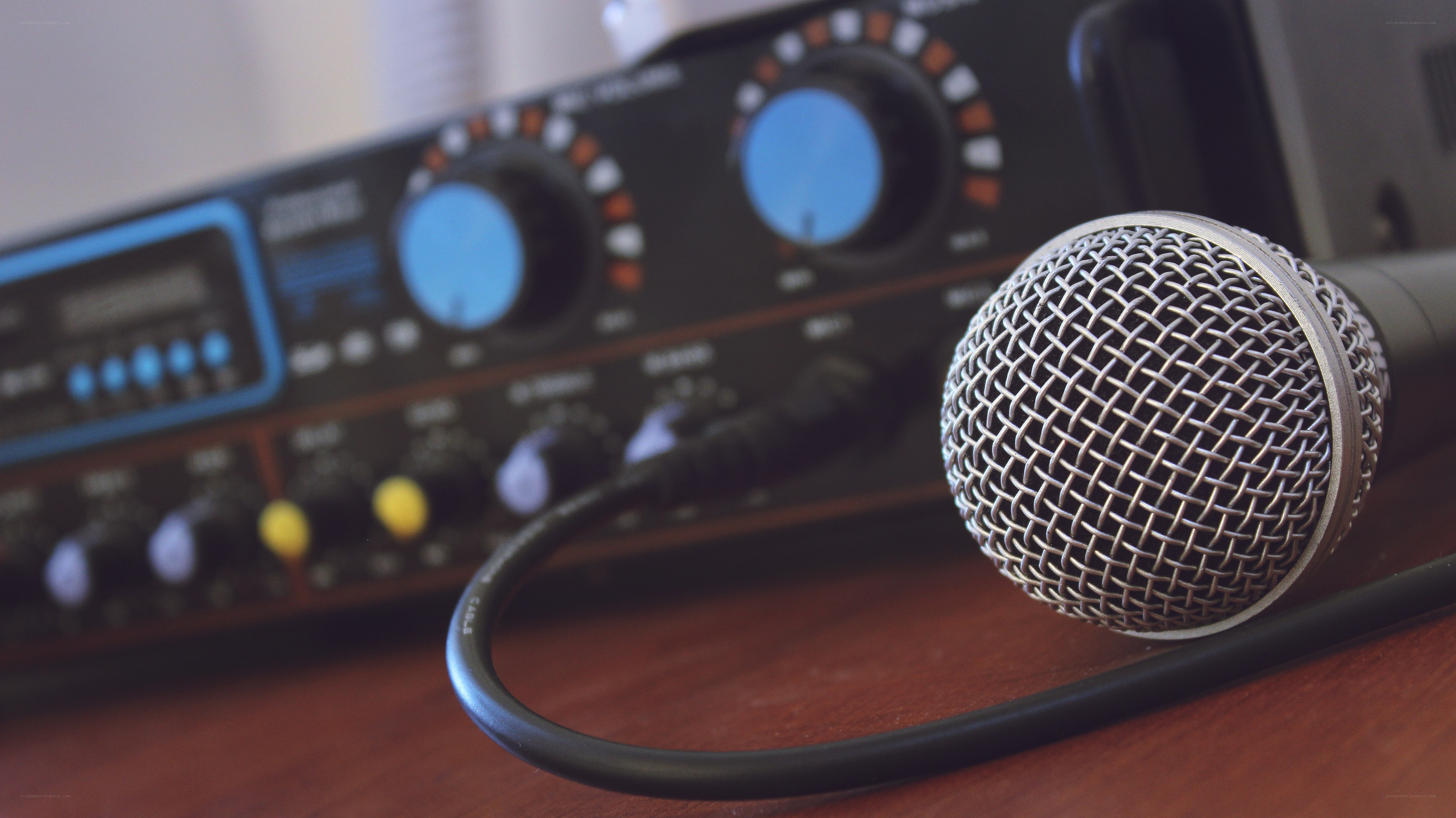 microphone and audio mixer