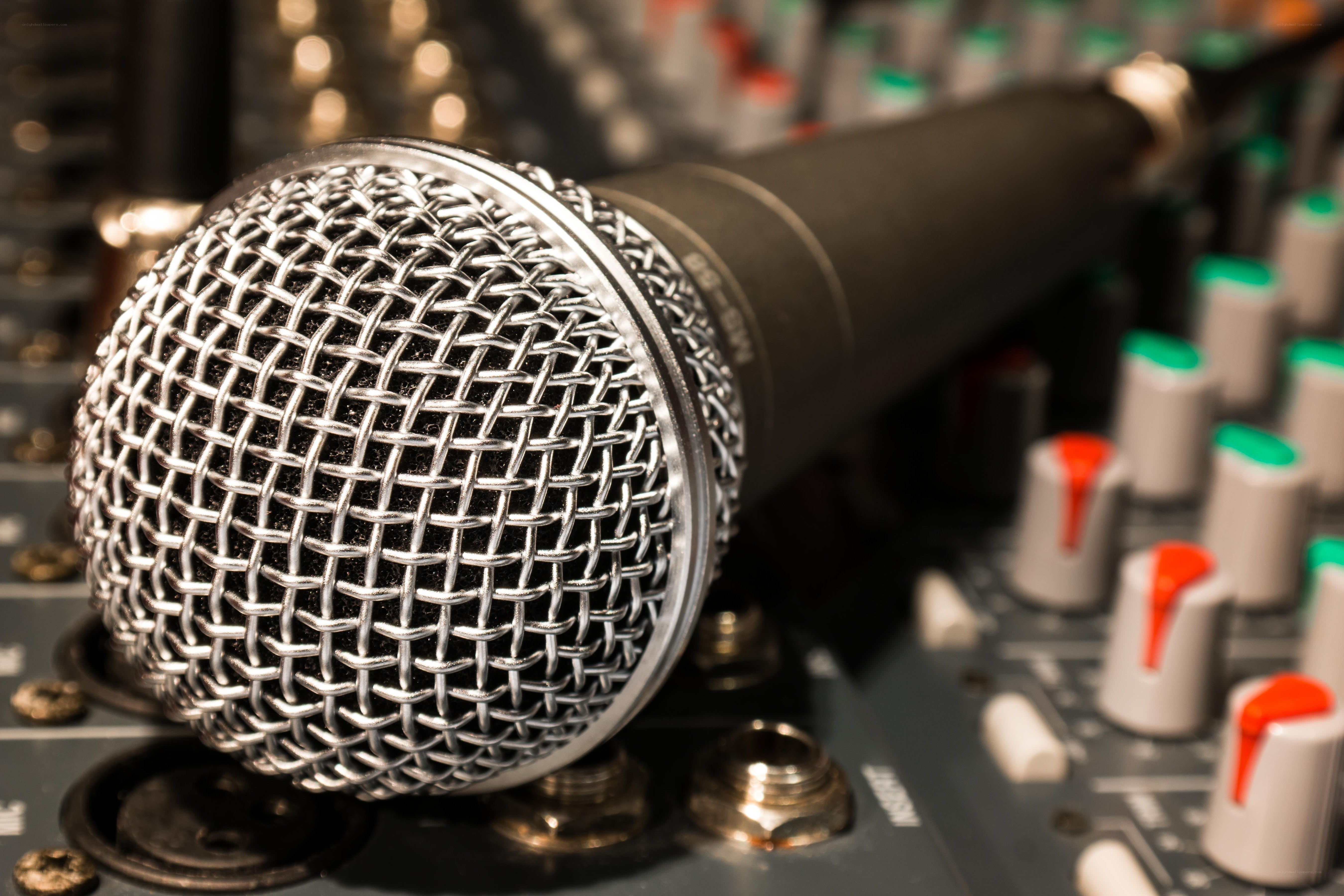 Microphone on audio mixer