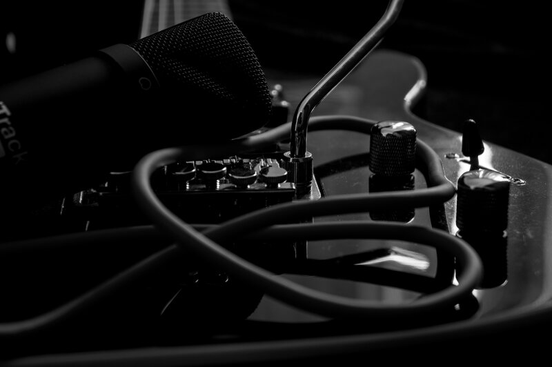 Microphone on Guitar