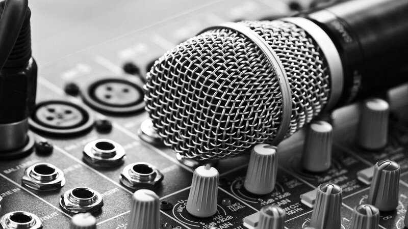 Microphone on Mixer — Black