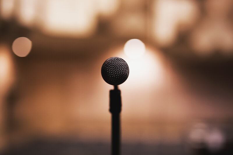 Microphone on Stand — Black