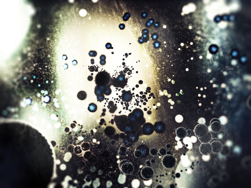 Microscopic Bubbles in Liquid — Black