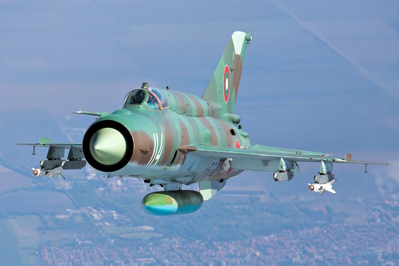 Mig-21 Fighter Jet — Green, Dynamic