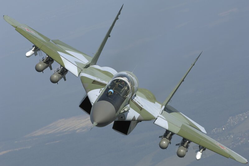 Mig-29 Fighter Jet — Green, Dynamic, Photograph