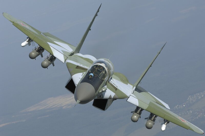 Mig-29 Fighter Jet — Green, Dynamic