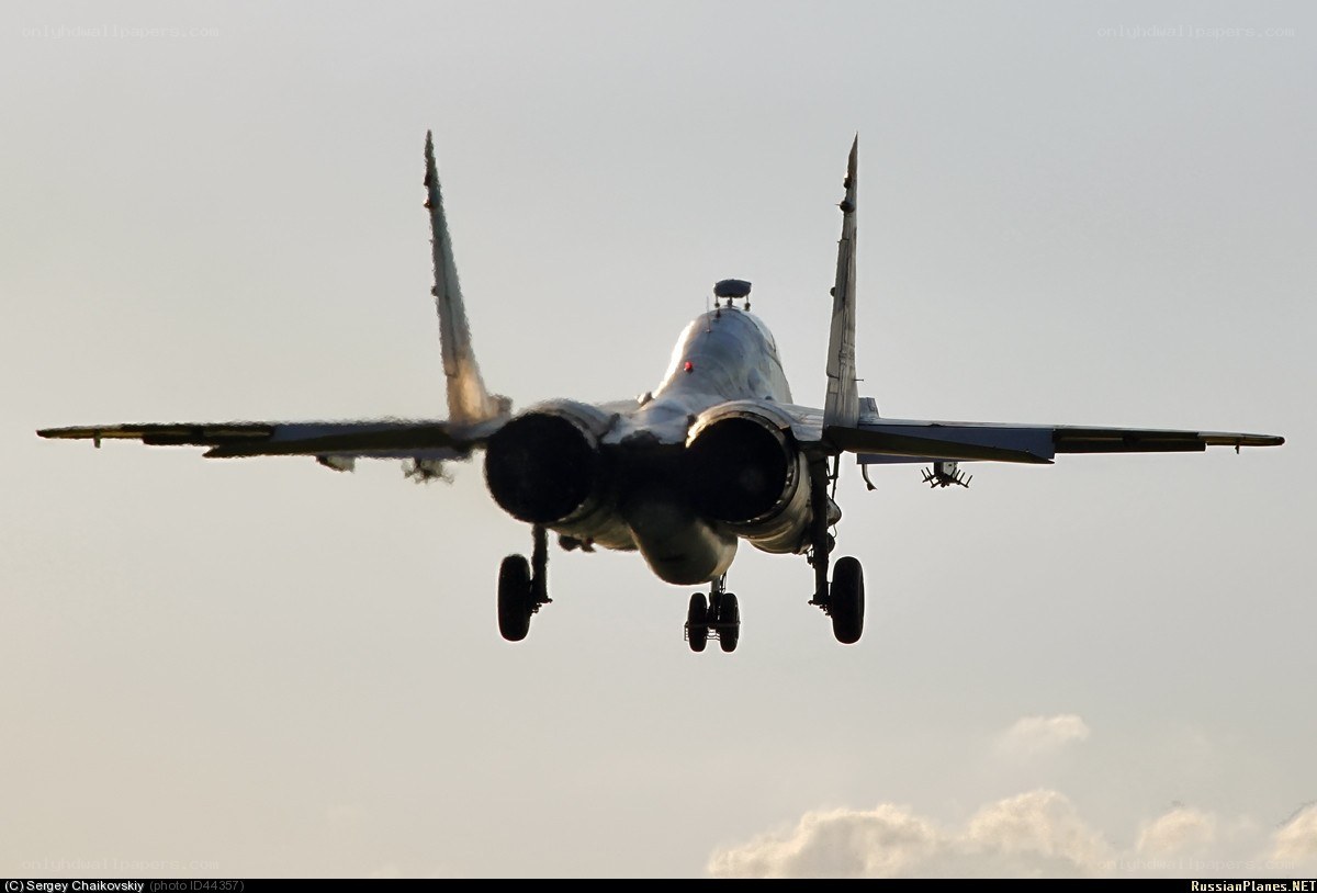 MiG-29 fighter jet landing
