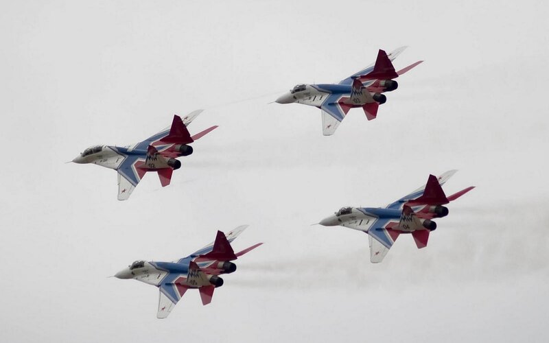 MiG-29 jets in formation