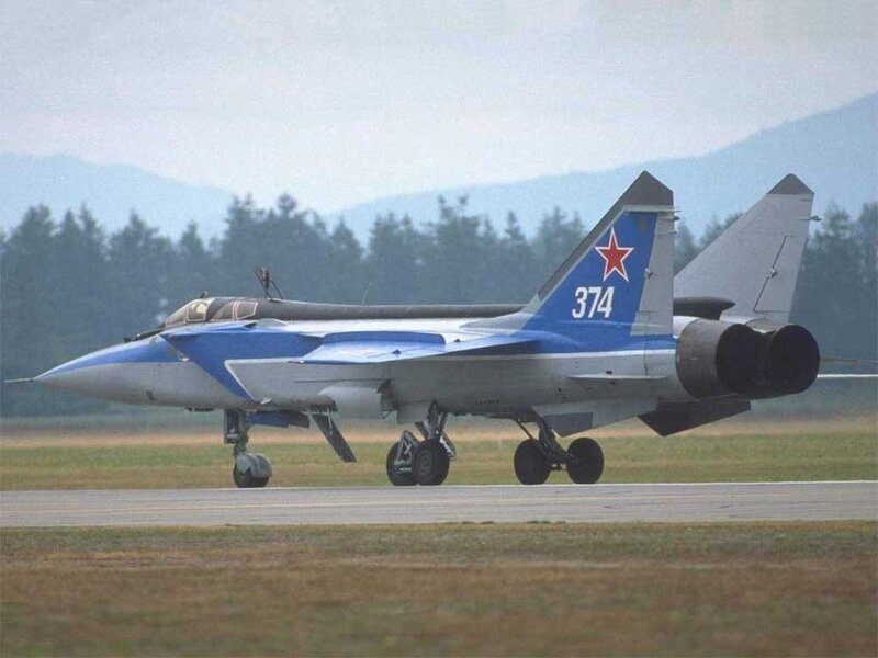 MiG-31 Fighter Jet — Blue, Neutral