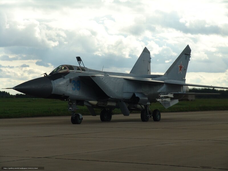 MiG-31 on the tarmac