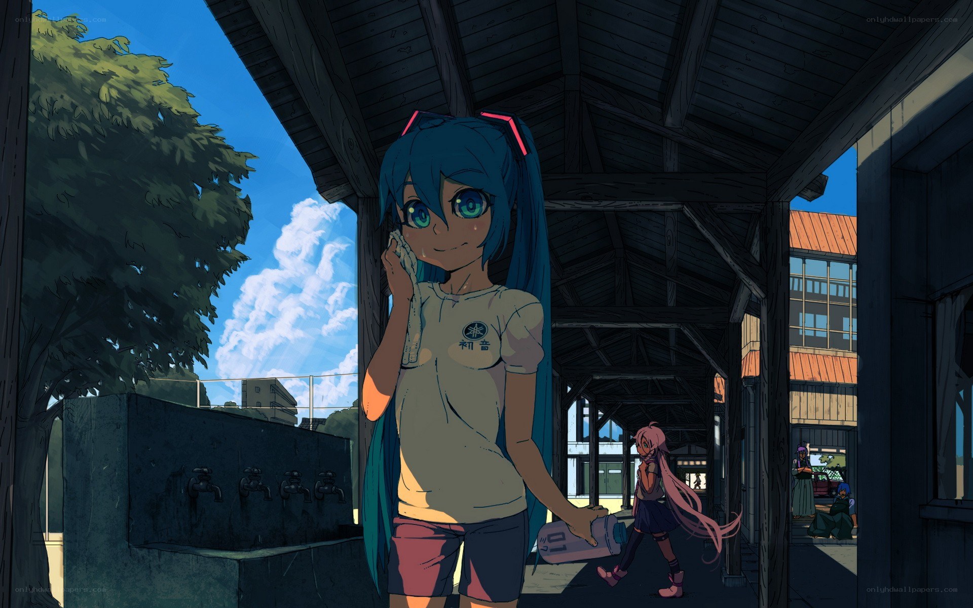 Miku at a train station