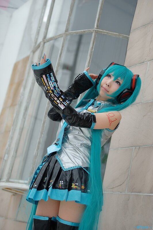 Miku cosplay at window