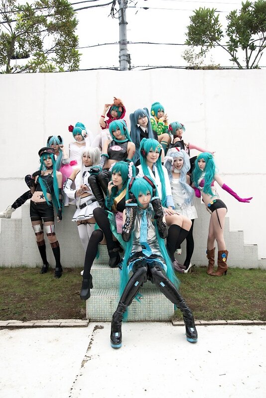 Miku cosplayers group photo