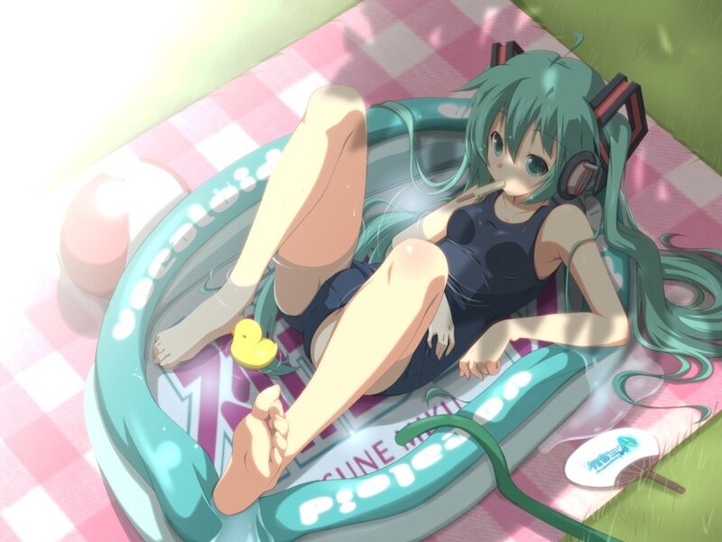Miku in inflatable pool