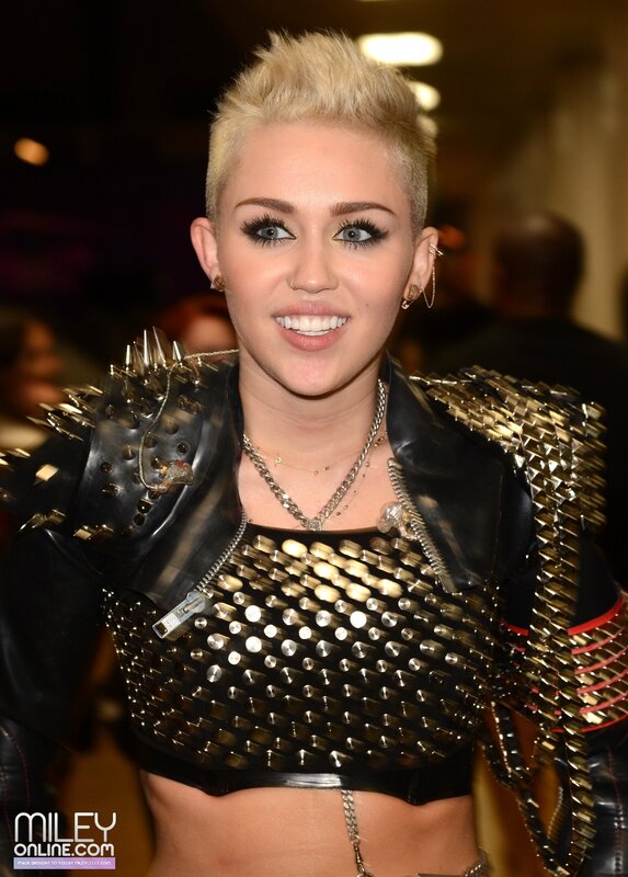 Miley Cyrus at event